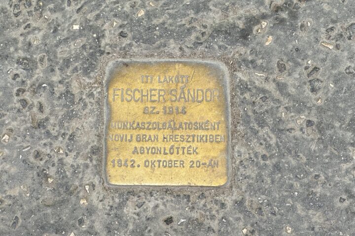 Stolpersteine - Memorial plaques - Budapest Jewish Quarter