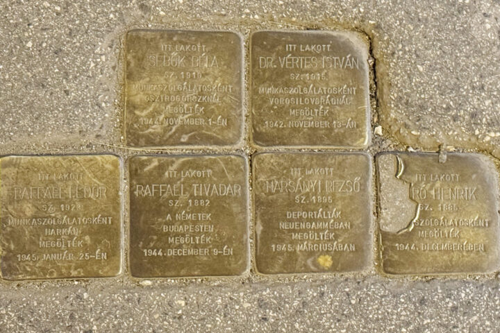 Stolpersteine - Memorial plaques - Budapest Jewish Quarter