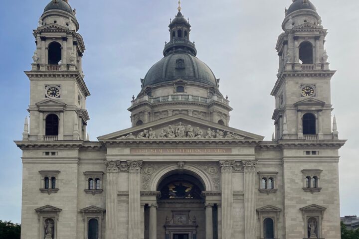 Beautiful Budapest perspectives: St. Stephen's Basilica