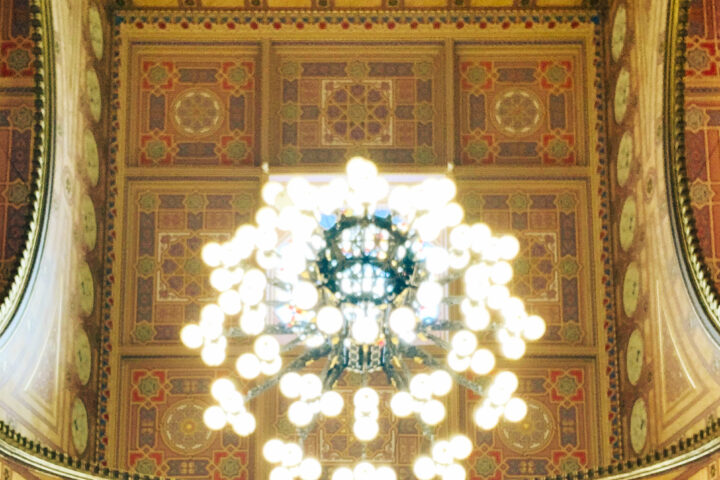 Look up! Beautiful Budapest ceilings - Dohány Street Synagogue