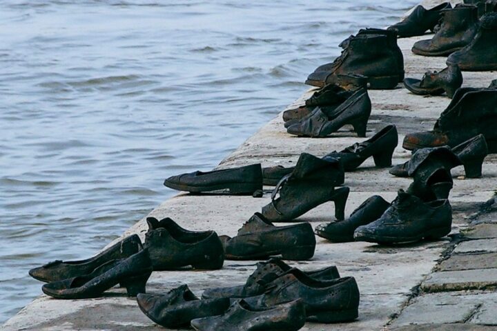 Shoe Memorial - Beautiful Budapest Private Tours