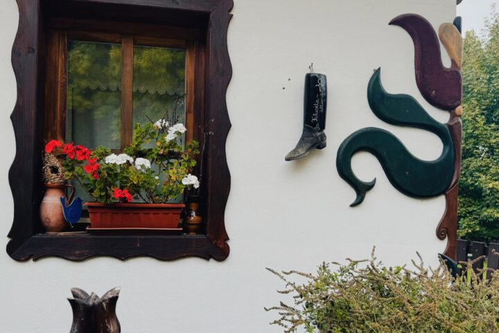 Private day trip from Budapest to Godollo and Holloko